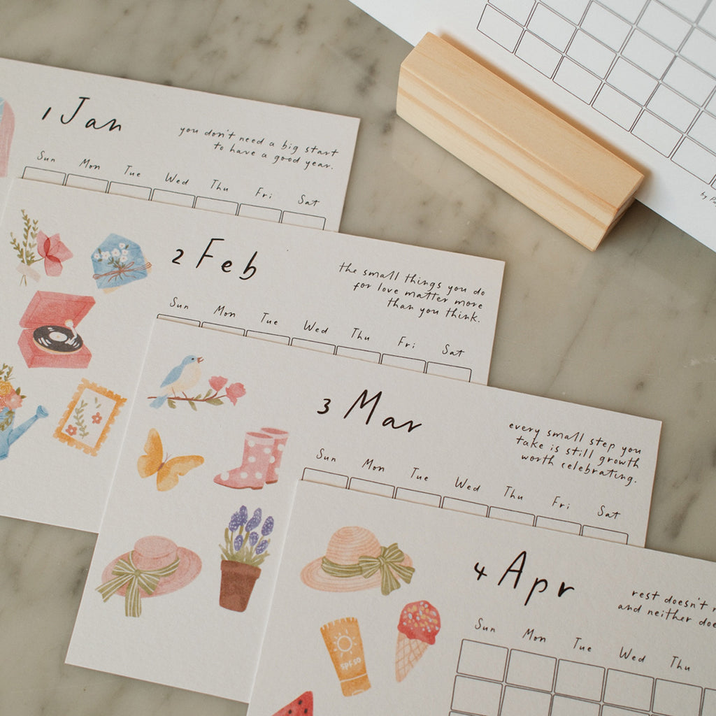Easy Days Calendar | Landscape Desk Calendar